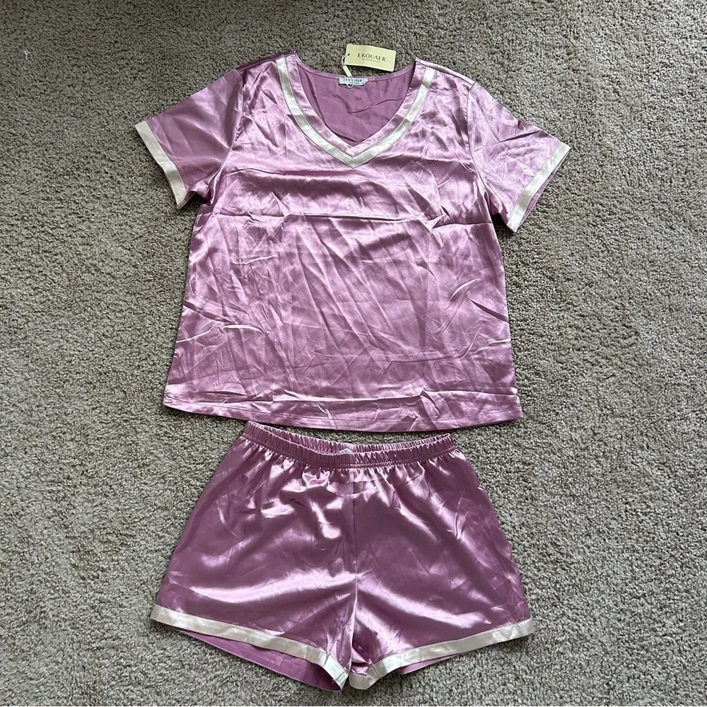 Ekouaer Pink Luxurious Soft Silk Pajama Sleepwear Set NWT Size Medium